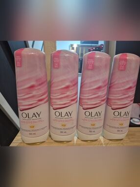 OLAY Indulgent Moisture Body Wash; Notes Of Rose & Cherry Creme (Set of 4). 591m